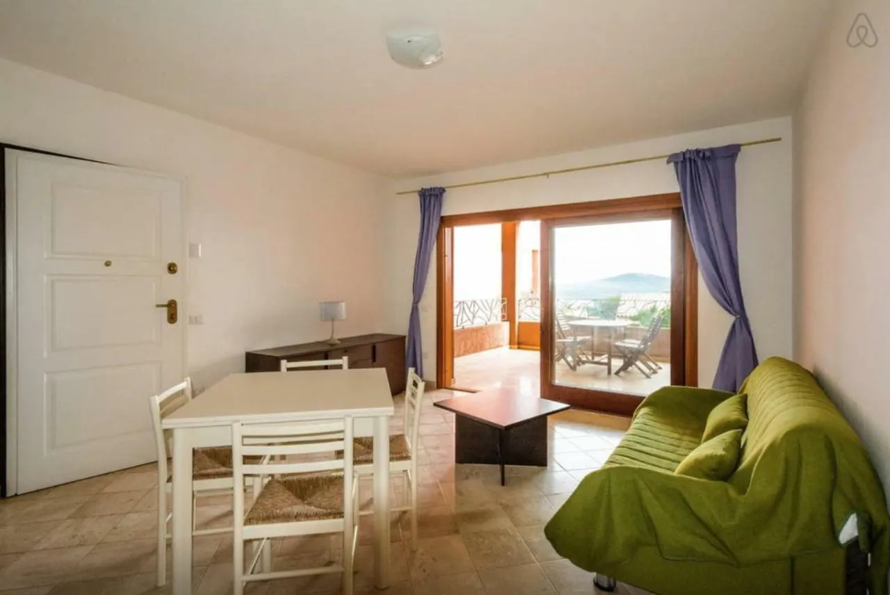 Seaview Apartment Porto Pozzo İtalya