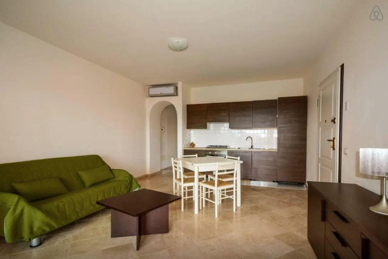 Seaview Apartment Porto Pozzo İtalya